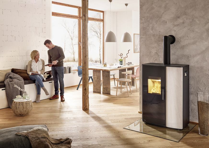 Durch „Multi Air” kann der Kombiofen „Paro” bis zu zwei Räume mit&nbsp;beheizen. Dabei wird die erwärmte Konvektionsluft mit Hilfe eines Gebläses über Verbindungsrohre in zwei weitere Räume geleitet.