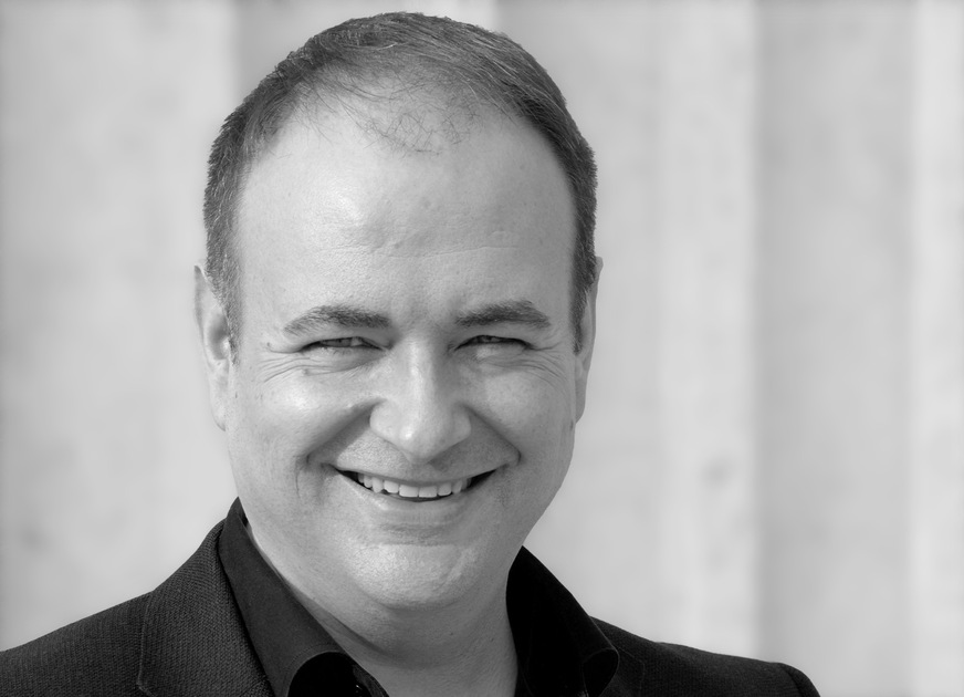 „Wir stellen uns offensiv den sich ständig ändernden gesetzlichen Rahmenbedingungen und ­technischen Anforderungen, erst recht nach 75 Jahren erfolgreicher Unternehmensgeschichte“, so Sascha Neubauer, Geschäftsführer Schiedel Deutschland.