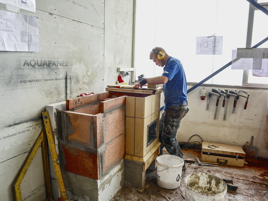 Präzision war auch bei der deutschen Ofenbaumeisterschaft gefragt.