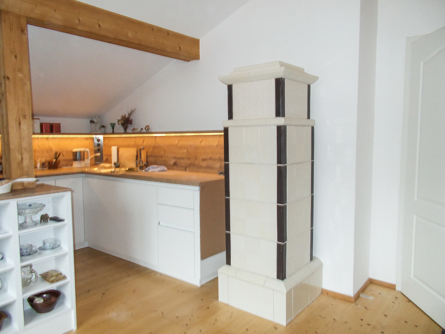 Nach nur vier Stunden steht der Kachelofen beim Kunden zu Hause und kann sofort in Betrieb genommen werden.