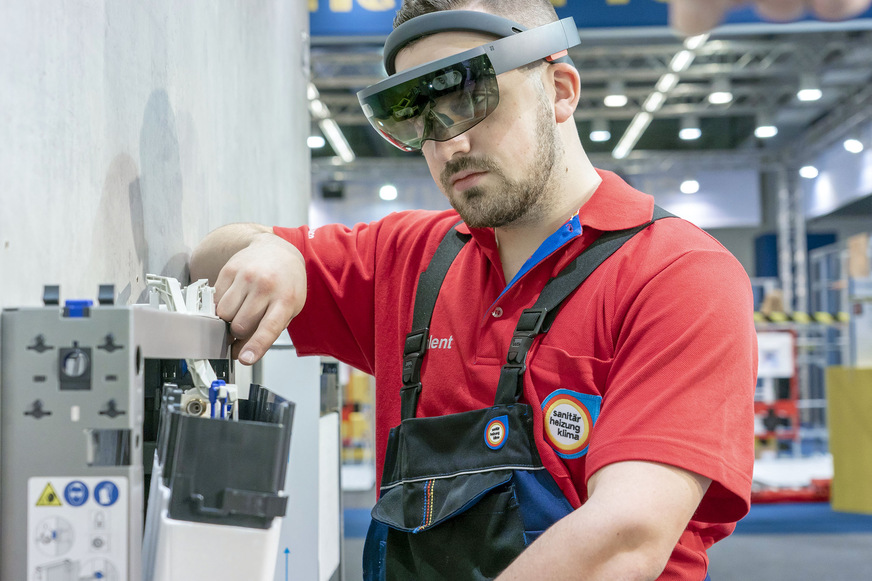 Per Datenbrille Detailkenntnisse übertragen: Für Montage, Wartung oder Reparatur von Geräten führt dies zu einer qualitativen Verbesserung der Arbeitsorganisation im Handwerksunternehmen.