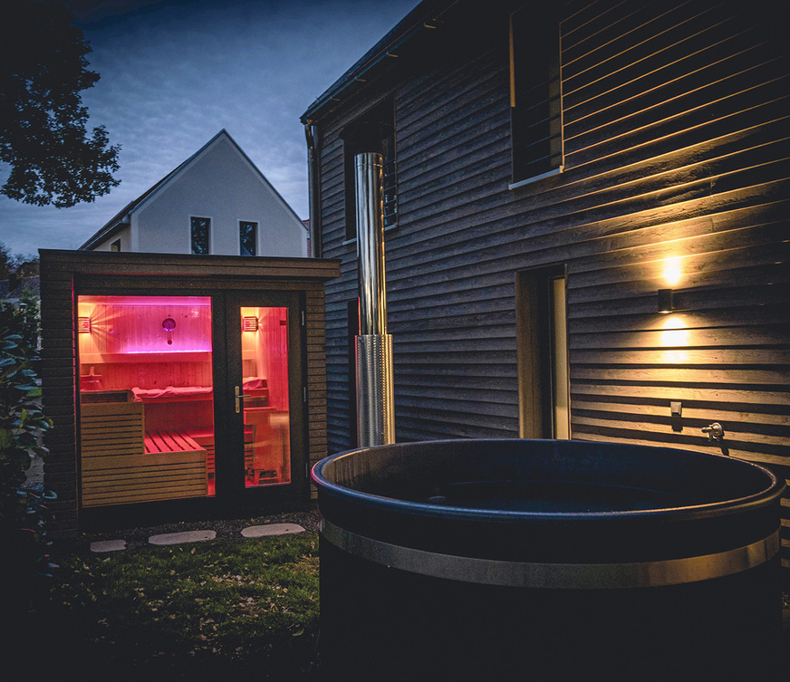 Mit Pool, Saunen, HotTubs und großem Wellnessbereich wurde eine Verwöhnatmosphäre geschaffen.