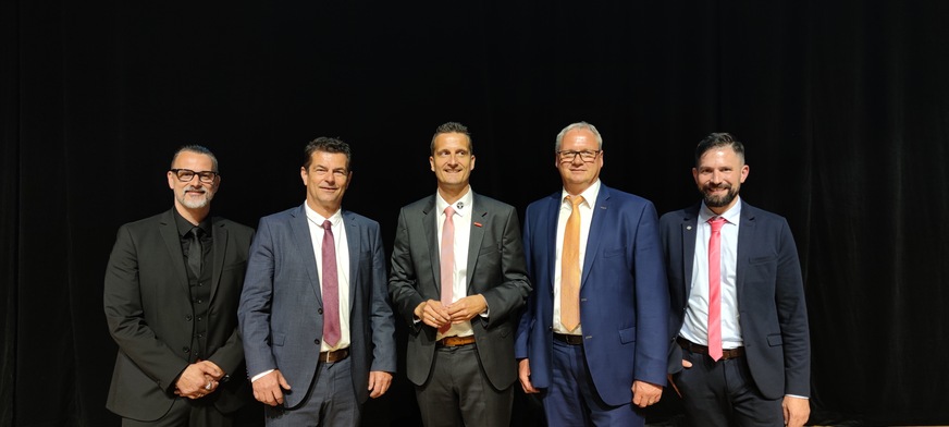 Der neue Vorstand von links nach rechts: Markus Burger, Udo Voigt, Alexis Gula, Andreas Peeters und Andreas Walburg.