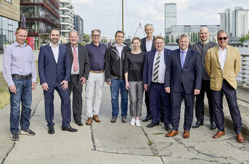 Vorstand und Aufsichtsrat: v. l. n. r.: Steffen Weinert, Mark Pruchnewski, Bernhard Martin, Thomas Dünker, Armin Geyer, Yvonne Xeller, Karl-Heinz Dobler, Guido Eichel, Michael Hieckmann, Florian Förg, Ralf Tigges.