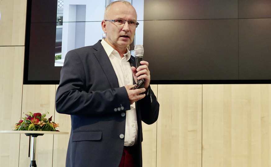 Jörg Friedow referierte über gemauerte Schornsteine im Bestand und Neubau aus Sicht eines Ofenbauers.