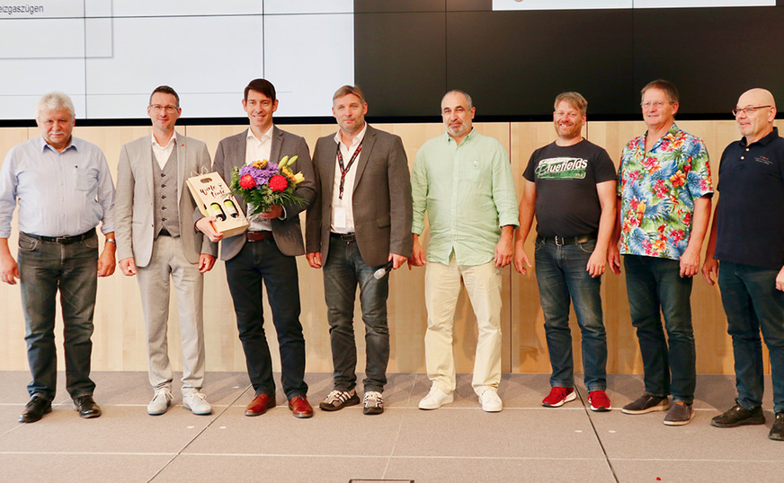 Blumen für Tim – und standing ovations von den Teilnehmern zu seinem Abschied.