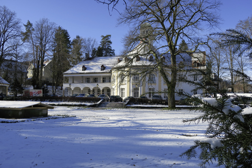 Im romantischen Kurhaus in Bad Tölz trifft man sich nach coronabedingter Pause wieder.