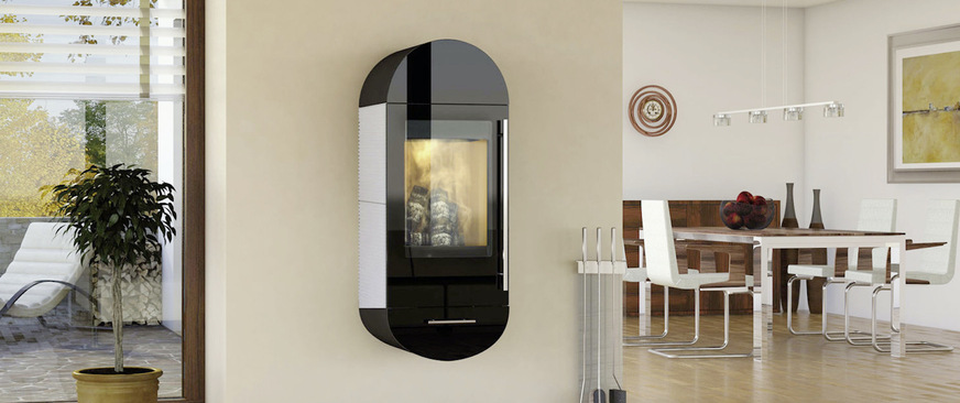 Der wandhängende „Turia Lina Compact“ ist eines der Ofenmodelle, die mit dem Olsberg Con­troller (OEC) erhältlich sind. Eine Umstellung auf Handbetrieb ist möglich. Der „OEC“ von Olsberg baut so platzsparend, dass er im Sockel handelsüblicher Olsberg-Kaminöfen untergebracht werden kann