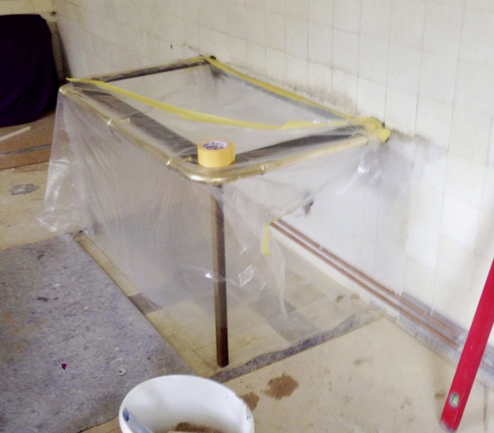 Auch beim Rahmen des Herdes wurde so viel wie möglich von der Originalsubstanz konservatorisch behandelt.