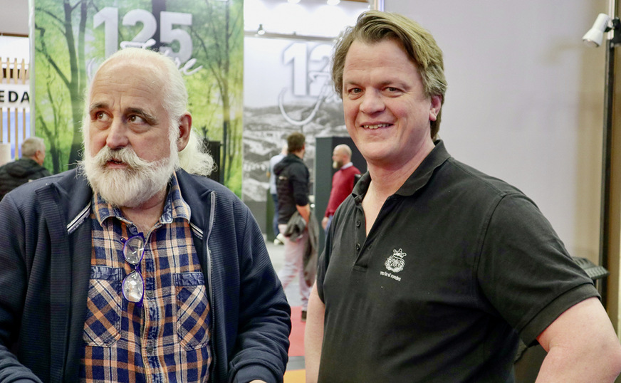 Westbo Deutschland Geschäftsführer Friedrich Allendorff (rechts) und Ofenbaumeister Helmut Tscherning.