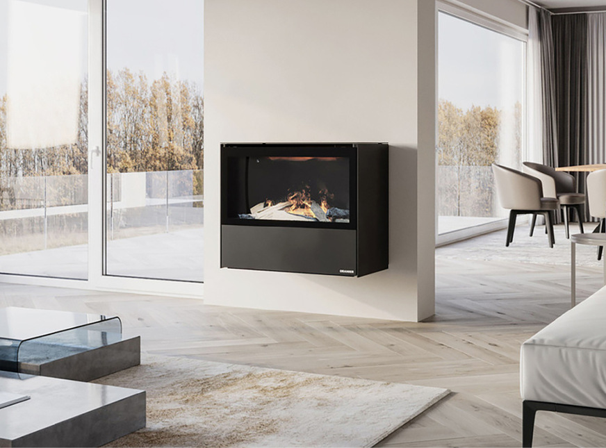 Der Elektro-Kamin „Ziva“ von Oranier bietet täuschend echtes ­Effekt-Feuer, regelbare Wärme und flexible Positionierung.