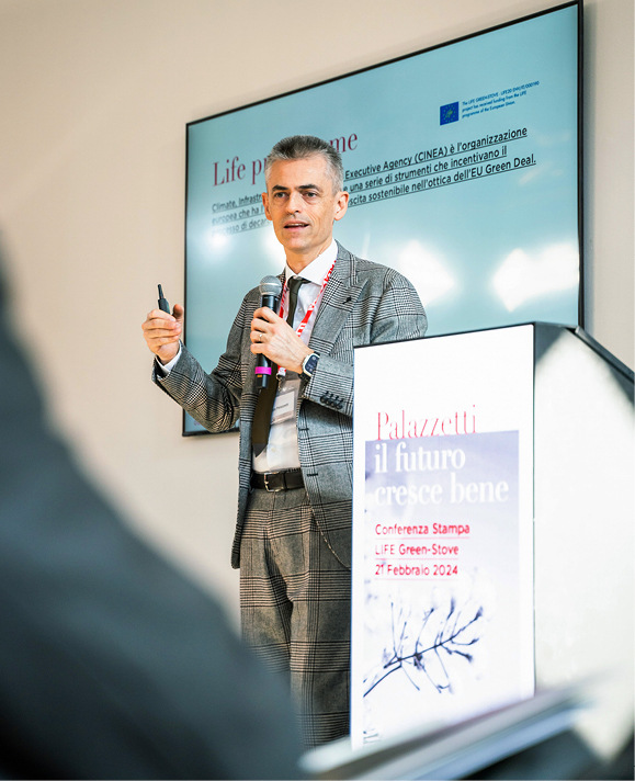 Marco Palazzetti bei seinem Vortrag über das europäische LIFE-Programm.