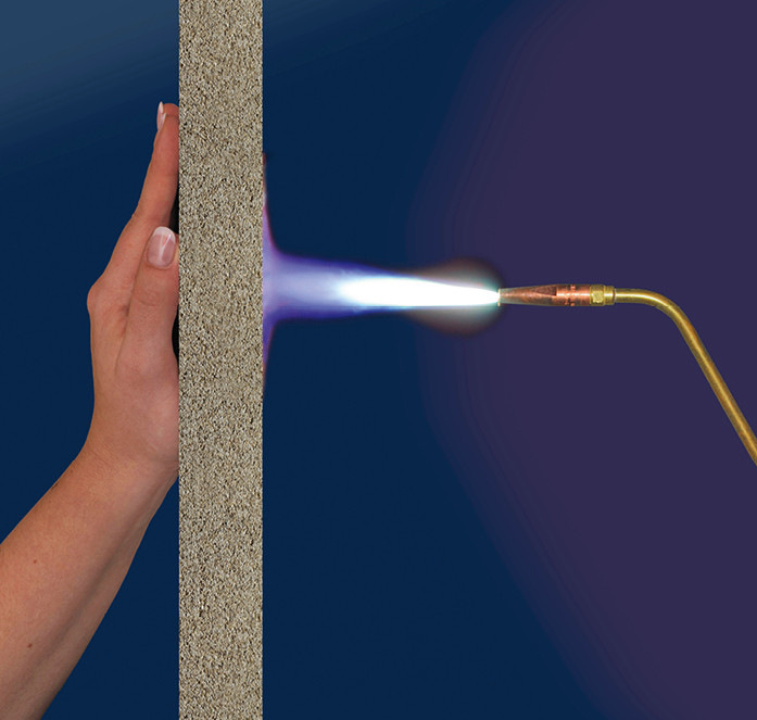 Kein Trick! Im Gegensatz zu Schamotte haben Vermiculitplatten eine Wärme dämmende Funktion, was zu höheren Brennraumtemperaturen beiträgt.