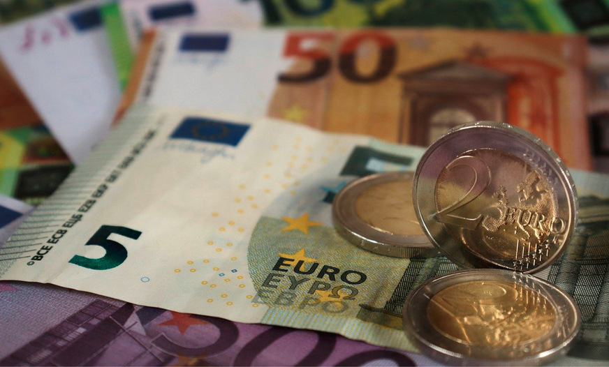 Der gesetzliche Mindestlohn ist auf 12,82 Euro gestiegen.