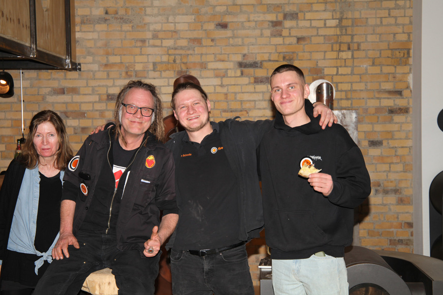 Von links: Heike und Axel Schmitz mit ihren Söhnen Tim und Tom.