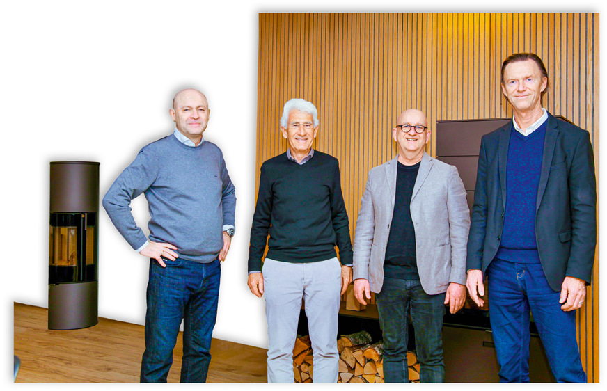 Von links nach rechts: Henrik Nørgaard, Geschäftsführer RAIS A/S, Erwin Hauenstein, Firmengründer und Teilhaber Attika Feuer AG, Martin Henze, ­Redakteur K&L-Magazin sowie Erich Hänni, Geschäftsführer und Teilhaber Attika Feuer AG.