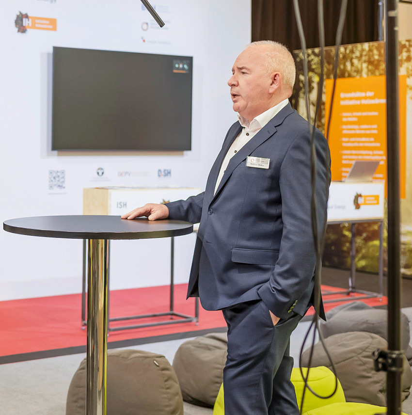 Andreas Müller, Geschäftsführer Technik beim ZVSHK bei seiner Begrüßungsrede.