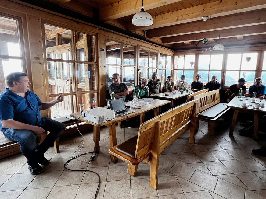 Ein umfangreiches Arbeitsprogramm in luftiger Höhe.