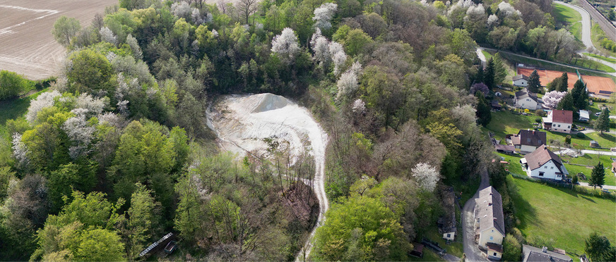 Auch am Standort Krummnussbaum werden noch Materialien für die Schamotteproduktion abgebaut. Der überwiegende Teil kommt allerdings aus den internationalen Standorten, wobei immer auf möglichst kurze Wege geachtet wird.