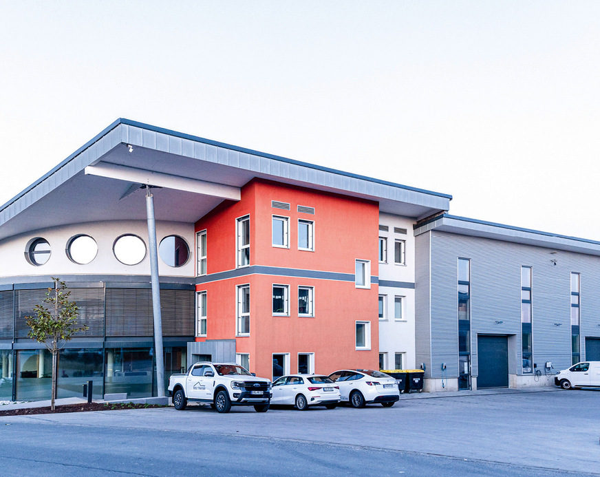 Auf 900 Quadratmetern bekommt man bei Mac Metzler Energietechnik und alles rund um zukunftsweisende Hauswärme- und Energiekonzepte.