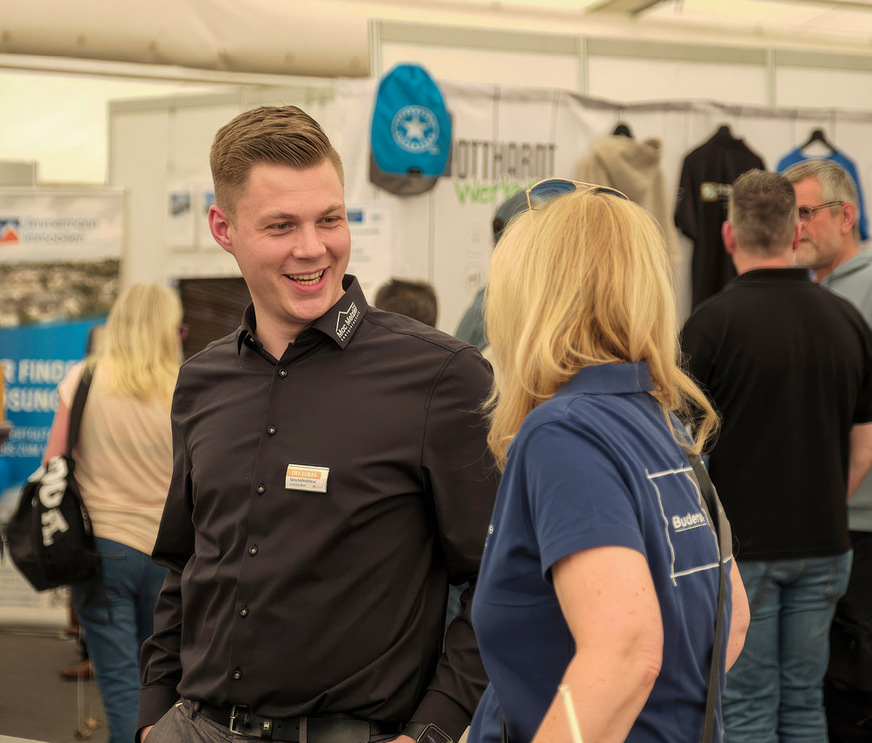 Neben der Social-Media-Pflege hält Till auch die Öffentlichkeitsarbeit auf Messen und Ausstellungen für wichtig.