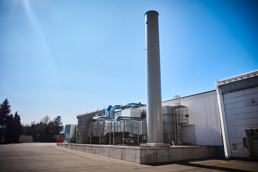 Die neue Abgasreinigungsanlage ermöglicht es größere Lackiermengen fachgerecht und ressourcenschonend zu behandeln.