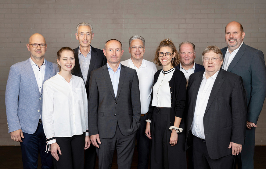 Sie führen die Hagos in die nächsten Jahre: Aufsichtsrat und Vorstand. Es fehlen auf dem Bild Michael Hieckmann und Mark Pruchnewski).