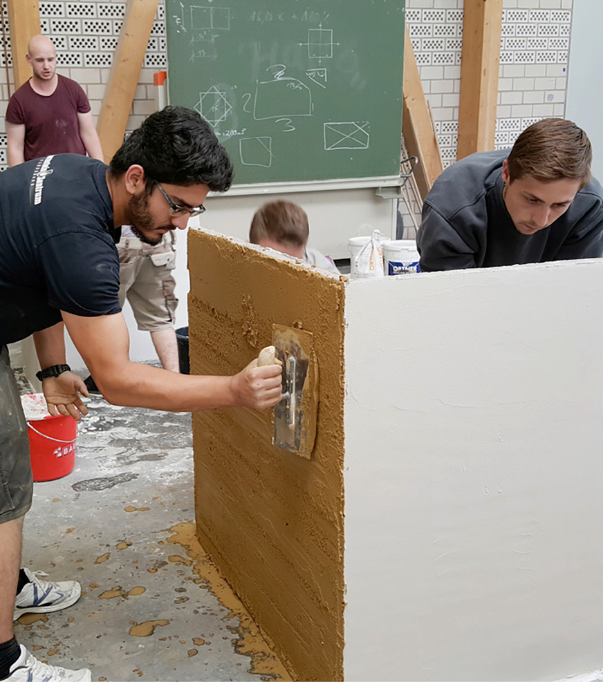 In Deutschland ist die Ofenbau-Ausbildung Dual angelegt – die Erfahrungen im Betrieb werden in der Berufsschule in Theorie und Praxis fachlich untermauert, wie hier in der in der BB3 in Hannover.