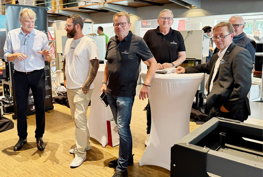 Volle Besetzung am Spartherm-Messestand – von Holz- bis Gasfeuerung war&nbsp;alles dabei.
