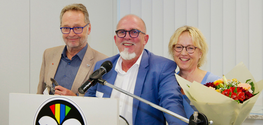 BFV-Geschäftsführer Ralf Maul (Mitte) hieß die Teilnehmer des Symposiums in den Räumen der Bayerischen Kaminkehrerinnung herzlich willkommen. Dieter Last (links) moderierte die Veranstaltung, organisiert von Michaela Waldecker (rechts).