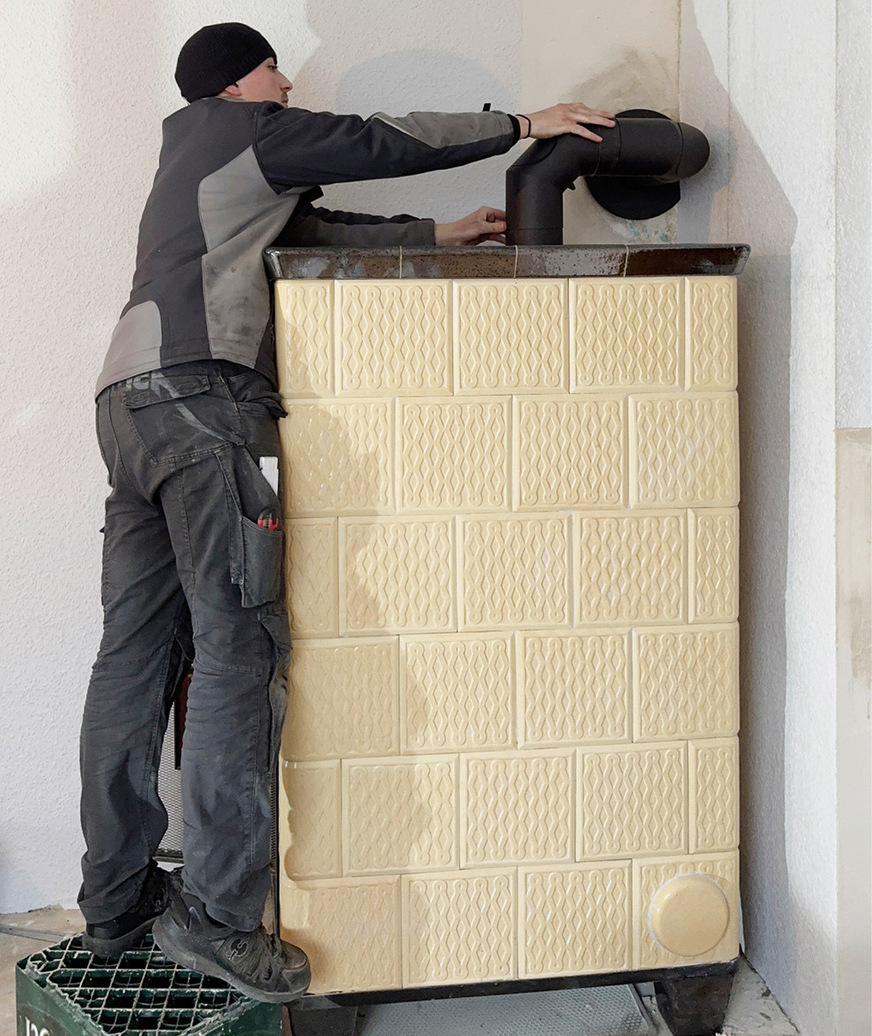 ...hat Finn es häufig noch mit alten Kachelöfen aus DDR-Zeiten zu tun.