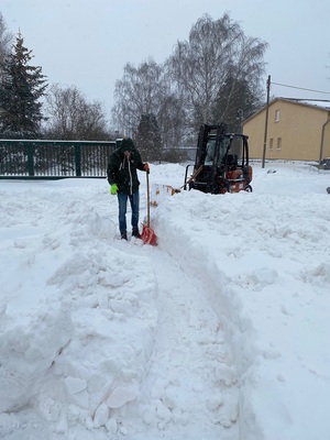 <p>Impressionen vom Schneechaos in Borgholzhausen und Landsberg-Peißen.</p> - © Fotos: Hagos