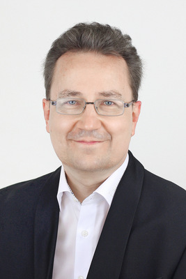 Mit Dirk Schulze steht ein langjähriger Praxis-Profi der Branche als Schulungsleiter zur Verfügung.