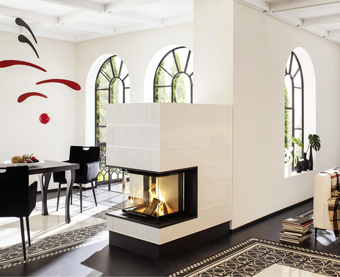 „ Vegas “ : Ein weiterer Trend sind Rillenkacheln, die gerne auch mit 
weißen Glasuren kombiniert werden.