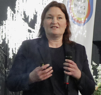 Anja Steenweg, Vorstand GVOB informierte über den Zusammenschluss.