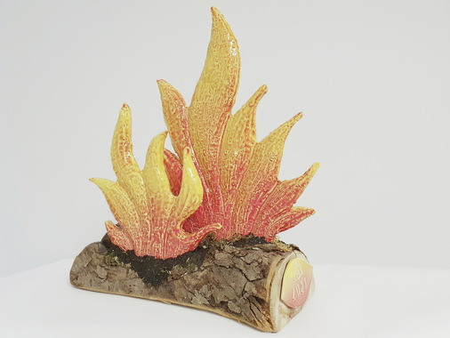 Für jeden Wettbewerb werden Pokale von Keramikern entworfern. Hier aus dem Jahr 2021 von Achim Gelhard (links) und aus dem Jahre 2019 von Gutbrodkeramik. Lassen Sie sich überraschen, wer die nächsten Gewinnerpokale entwirft.