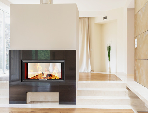 Der Tunnelkamin „HAKA 89/45“ von Hoxter bietet perfekten Kamin-genuss mit doppeltem Nutzen, denn gleichzeitig wird die Warmwasserbereitung unterstützt.