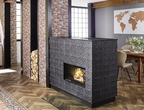 Eine spannende Textur zeichnet die ebenfalls neue „Springfield“-­Keramik aus.