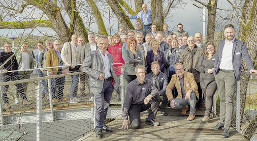 Rund 30 VertreterInnen der Fachmedien aus den Bereichen Bauen und Energie verfolgten das Fachsymposium bei Windhager. - © Foto: Martin Henze
