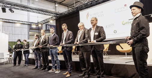 Feierliche Eröffnung der World of Fireplaces.