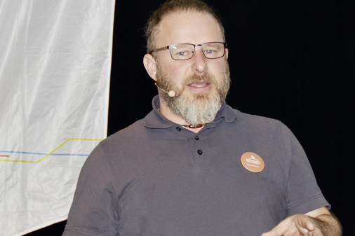 Daniel Reisinger erklärte, wie man große (Gemeinschafts-)Backöfen optimal und regelgerecht baut.