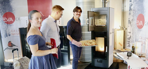 ll Mondo Italano: Bei Eva Calor gab es beste Pizza aus dem Pelletofen Biscotto mit Backofen.