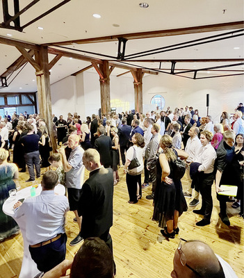 Wenn OfenbauerInnen und PartnerInnen sich in Schale schmeißen, kann sich das sehen lassen!
