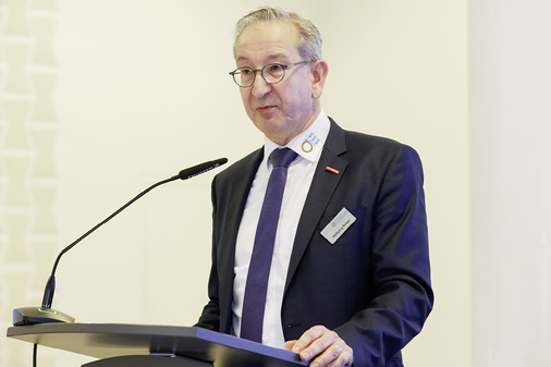 Geschäftsführer Wolfgang Becker begrüßte die Anwesenden.