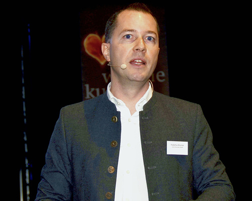  Hubertus Brunner stellte eine interessante Hybrid-Kombi aus Holz- und Elektroheizung vor.