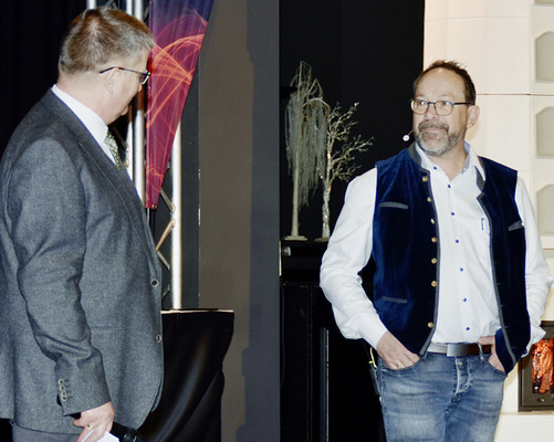  Jens Cordes (links) und Hubert Ziegler (rechts) nahmen zu Fragen aus der Zuhörerschaft Stellung und verabschiedeten die Tagungsgäste bis zum nächsten Mal in Linstow.