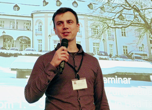  Premiere: Daniel Dollinger führte als neue Fachgruppenleiter souverän durch das Seminar.