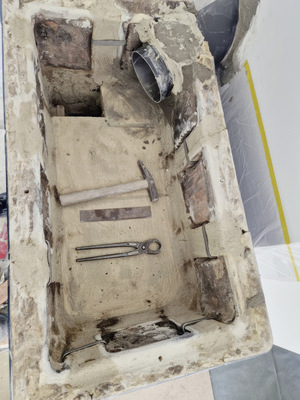  Innenausbau mit Schornsteinanschluss.