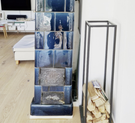  Der fertige Ofen kann sich sehen lassen. Jetzt heißt es, nur langsam anzufeuern, damit es nicht zu Rissen beim Trocknen kommt.