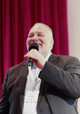  Jörg Knapp referierte über die Themen GEG 2023 und Einzelfeuerstätte und Wärmepumpe.